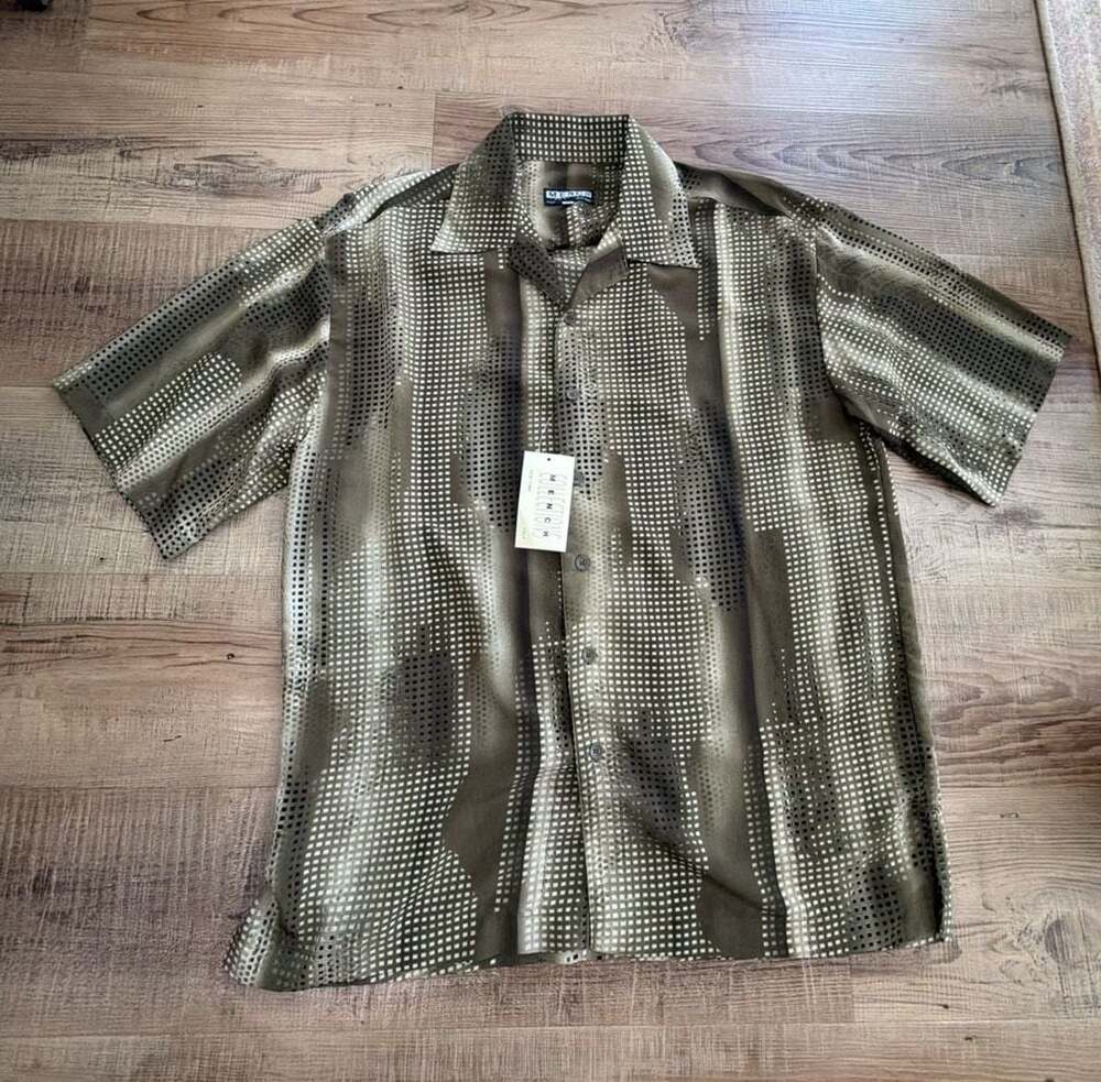 Mench Platinum New York Short Sleeve Button Up Shirt with Square Grid Pattern
